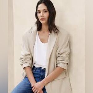 NWT Banana Republic Oversized Two Button Blazer Beige size Small